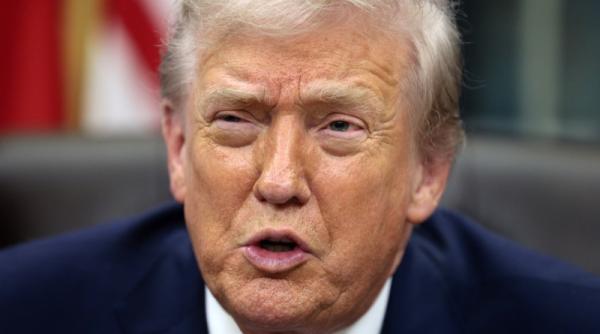 noi fotografii cu trump inconjurat de femei din arhiva infractorului sexual epstein