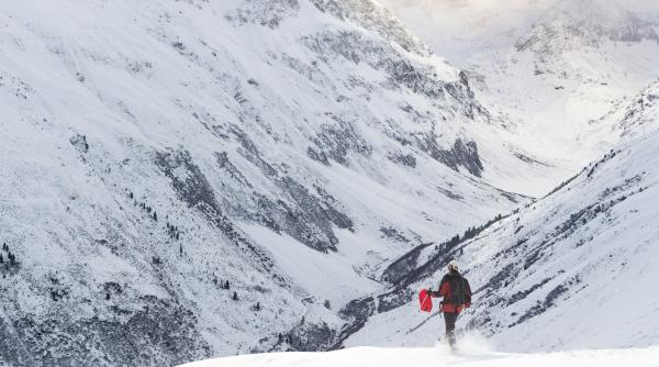 interventie salvamont in muntii fagaras un turist a fost grav ranit