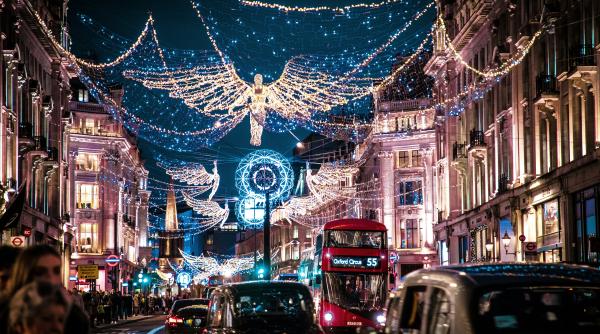 luminile de sarbatori devin din ce in ce mai stralucitoare si ne perturba somnul