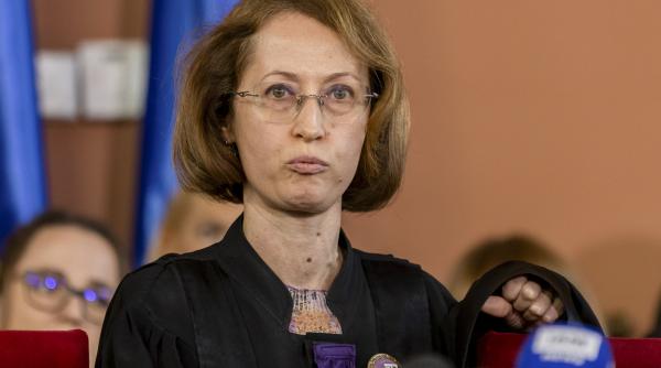 nebunie in justitie eroina raluca morosanu pusa sub semnul incompatibilitatii