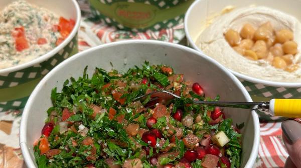 salata perfecta pentru masa de craciun nutritionistul mihaela bilic e plina de antioxidanti si ajuta la slabit