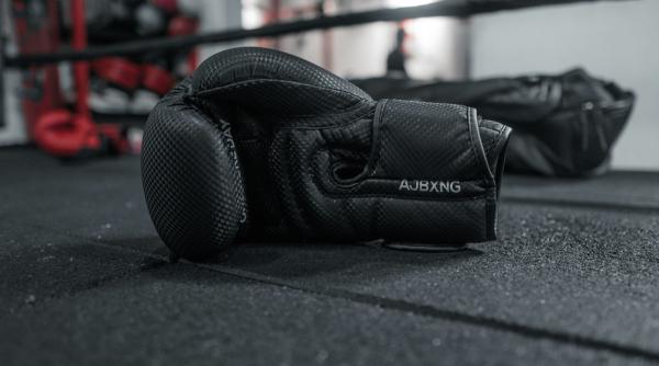 un campion la box risca sa fie executat dupa ce a participat la proteste