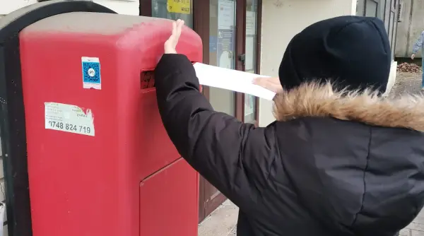 scrisoarea unui copil de 8 ani din iasi care vrea sa ii convinga pe toti ca mos craciun chiar exista nu avea cum mama sa manance turta dulce