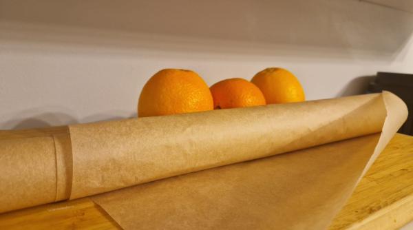 cum sa folosesti corect hartia de copt cu partea lucioasa sau partea mata in sus