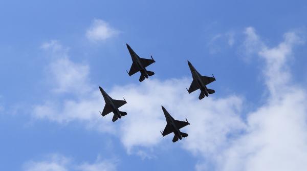 atac la granita romaniei avioane f 16 au fost ridicate pentru a monitoriza situatia din ucraina