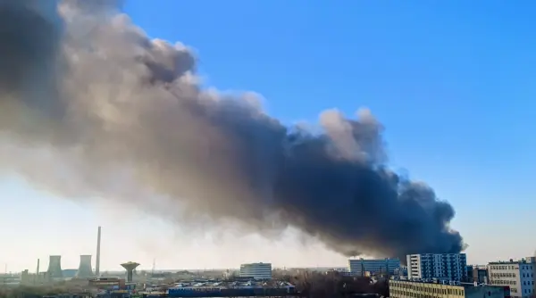 incendiu pe iuliu maniu sector 6 au intervenit 16 autospeciale
