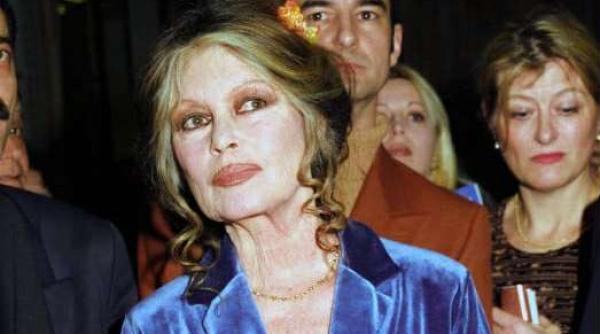 lucruri mai putin stiute despre brigitte bardot intamplarea din copilarie care i a schimbat relatia cu parintii