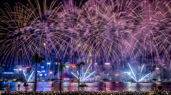 cum refuzam elegant o invitatie de revelion 2026