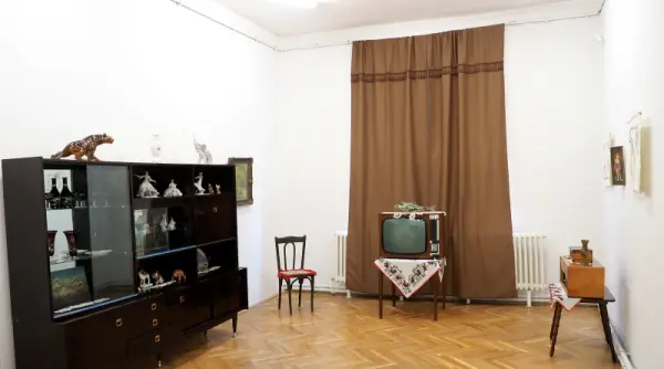 de ce era programul de revelion marea miza in comunism