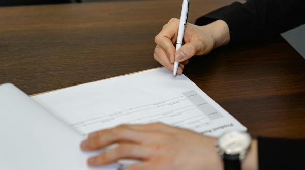 guvern lovitura de la 1 ianuarie pentru angajati poti sa ramai fara bani casa si masina