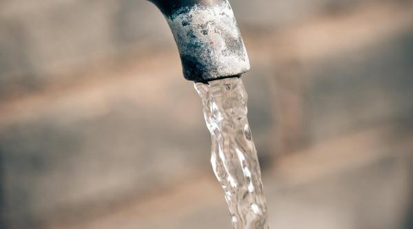 cel putin 10 morti si sute de persoane spitalizate din cauza apei potabile contaminate in cel mai curat oras din india