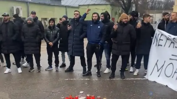 protest la spitalul judetean de urgenta buzau dupa decesul unui tanar de 25 de ani video