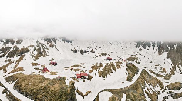 stratul de zapada a depasit un metru la balea lac risc mare de avalansa