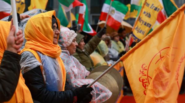 peste 2300 de arestari in iran pe masura ce revolta a cuprins si teheranul