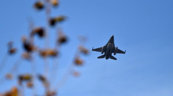 a nins in bucuresti poate un avion f 16 sa decoleze pe o astfel de vreme