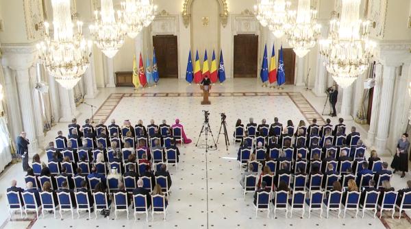 presedintele nicusor dan mesaj catre ambasadori foto omul din primul rand de langa oana toiu de ce este important