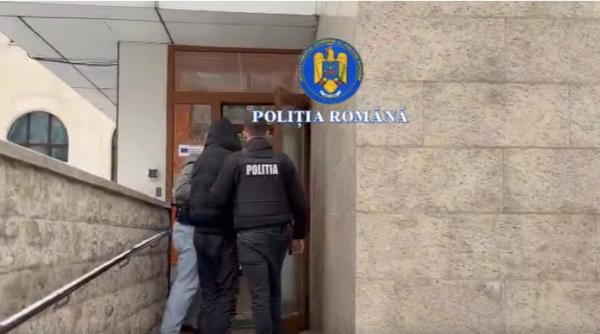 primele imagini cu tanarul arestat in cluj sub acuzatia ca si a omorat mama in franta