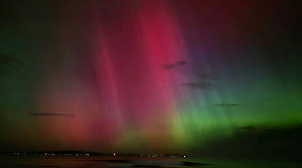 aurora boreala spectacol pe cerul romaniei noaptea trecuta imagini care iti taie rasuflarea surprinse din toata tara video foto
