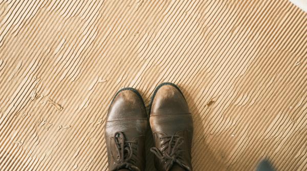 atentie locuitori ai bucurestiului daca plecati de acasa astazi este sticla pe jos