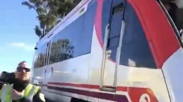 nou accident feroviar in spania un tren de navetisti s a izbit de o macara de constructii