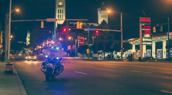 ofiterii federali din sua au impuscat o persoana in minnesota