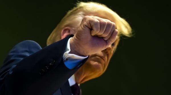 trump dezvaluie ce arma secreta a utilizat in venezuela soldatii lui maduro au cazut in genunchi sangerand pe nas am simtit ca mi explodeaza capul din interior