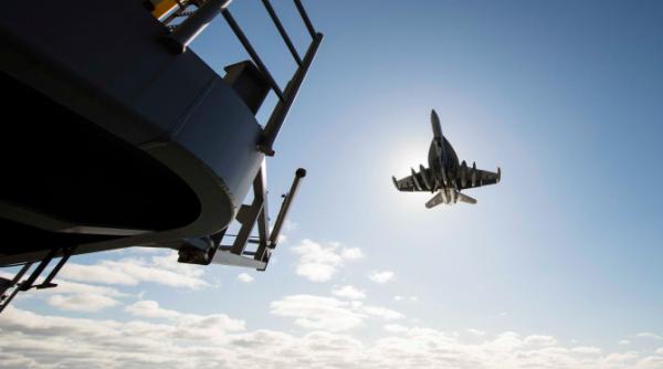 iranul transmite sua ca are degetul pe tragaci si gata sa arunce orientul in aer armada americana provoaca deja vu ul venezuela