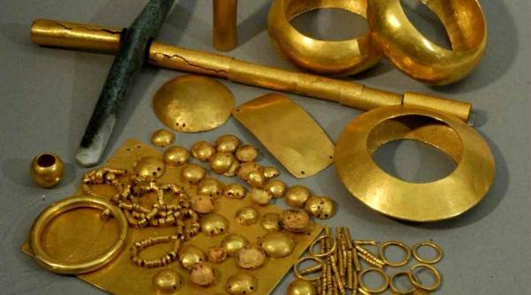 cele mai vechi bijuterii de aur din lume descoperite pe coasta marii negre au peste 6 500 de ani