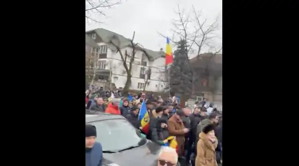 protest la curtea de arges marcata de criza apei george simion live video sa plece hotii sa vina patriotii