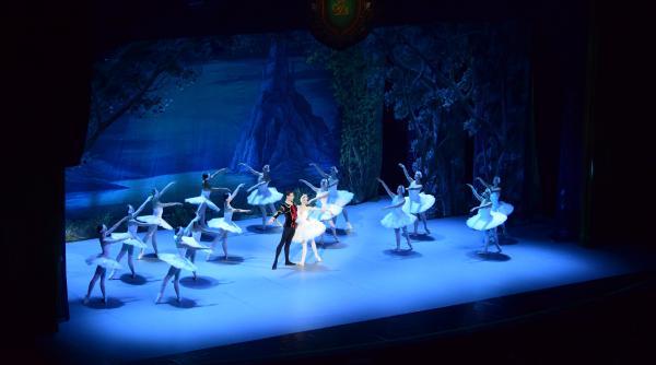 premiera la sala palatului ucraineanca ganna muromtseva in lacul lebedelor recenzie