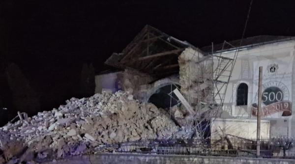 turla prabusita la o biserica din cehu silvaniei pompierii cauta victime sub daramaturi