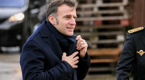 emmanuel macron si a trimis cel mai important diplomat la moscova