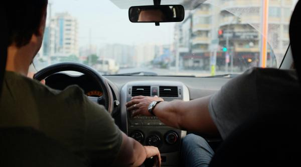 Ce înseamnă să fii şofer. Vocea cetăţeanului obişnuit, ascultată la DC Conducem