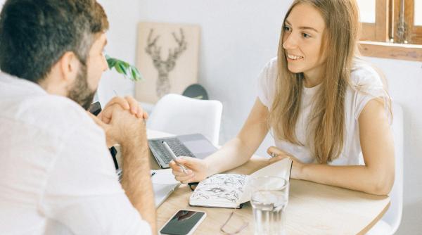 cuplul anxios evitant interactiunea care epuizeaza