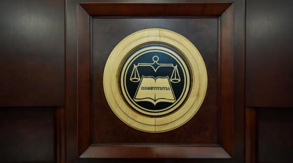 rasturnare de situatia in sedinta ccr judecatorul in concediu paternal este prezent