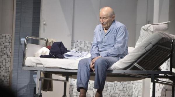 Percheziţii la bărbații care l-au ameninţat cu moartea pe actorul Victor Rebengiuc în decembrie 2024 - Surse