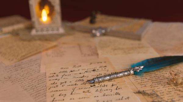 un set de scrisori de dragoste de acum 100 de ani dintre doua persoane publice au fost gasite intr o cutie de pantofi