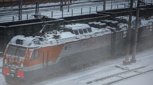 20 de trenuri au fost anulate de cfr calatori din cauza zapezii