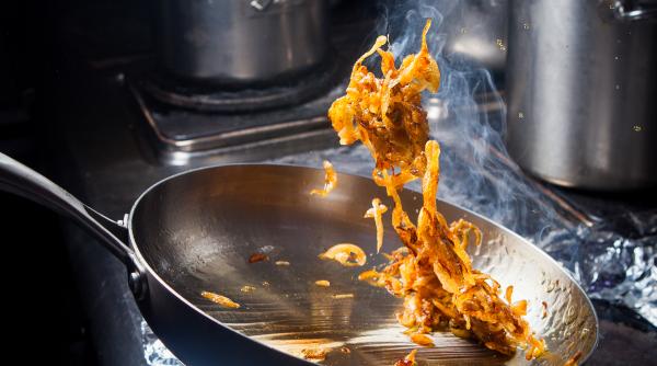 ce este fonta usoara si ce avantaje au vasele de gatit din acest material