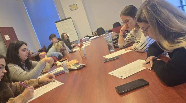 compas studentii au facut un test cu radu leca ne arata cat de usor ne lasam influentati de panica