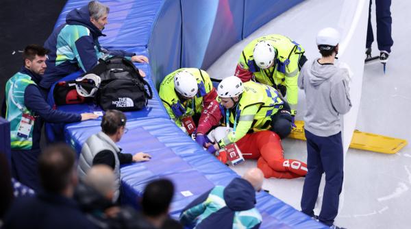 moment teribil la jo de iarna patinatoare scoasa pe targa dupa ce lama adversarei i a taiat fata video