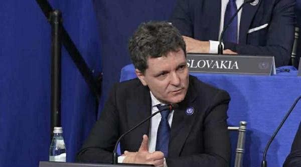 de ce a mers nicusor dan pana la urma la consiliul pentru pace miza diplomatica intre washington si bruxelles basescu a mers la risc s a fortat un rezultat