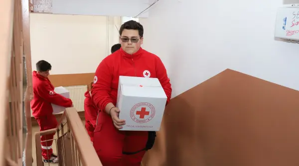 inselatorie cu numele crucii rosii romane avertisment pentru cei care fac donatii