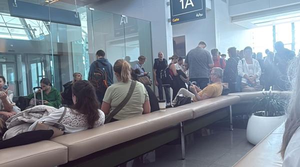 adrian cozma vicepresedintele camerei deputatilor blocat in dubai s a anulat zborul pana in 7 martie