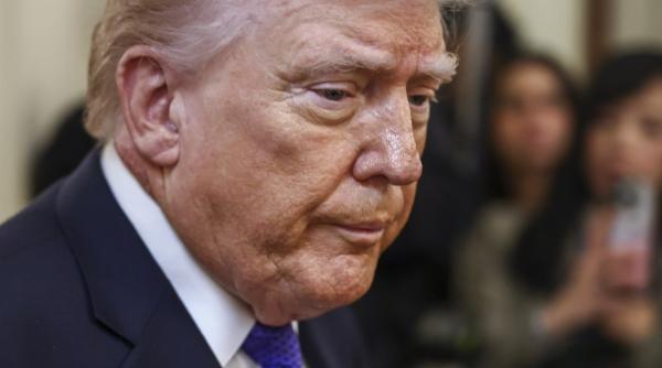 roseata de pe gatul lui trump starneste comentarii in mediul online raspunsul casei albe foto