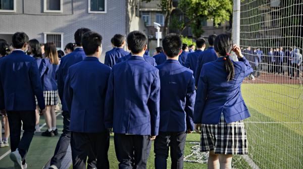 elevii olimpici de gimnaziu s ar putea inscrie la liceu fara sustinerea evaluarii nationale din 2026 2027