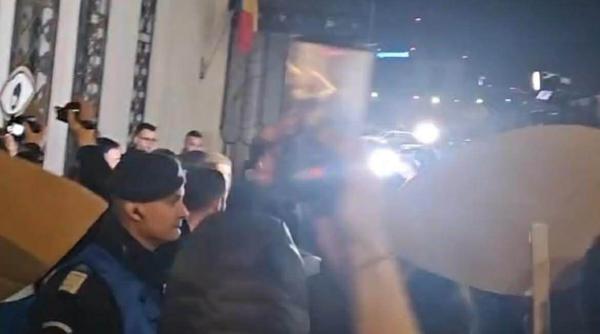 protest in fata palatului cotroceni impotriva propunerilor pentru conducerea marilor parchete nicusor dan dialog cu protestatarii