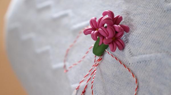 cat timp se poarta martisorul ce sa faci cu snurul alb rosu dupa ce il dai jos