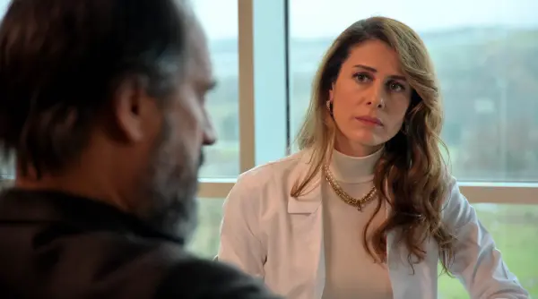 ebru ozkan saban actrita din pe maini bune destin ca in filme de la vanzarea biletelor de autobuz la faima mondiala
