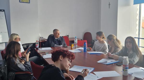 studentii de la titu maiorescu au invatat cum se organizeaza o conferinta de presa